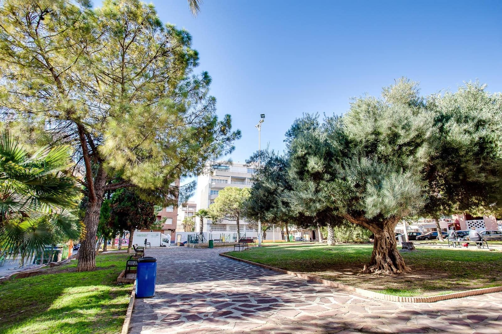 2 bedroom Apartment for sale in Torrevieja - € 127,900 (Ref: 9353580)