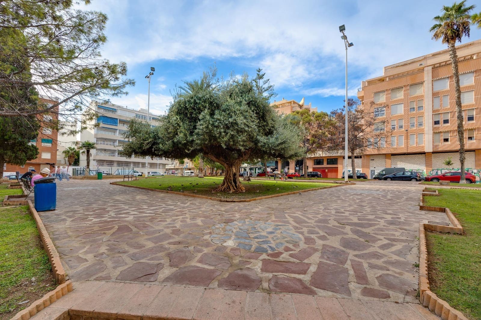 2 bedroom Apartment for sale in Torrevieja - € 127,900 (Ref: 9353580)