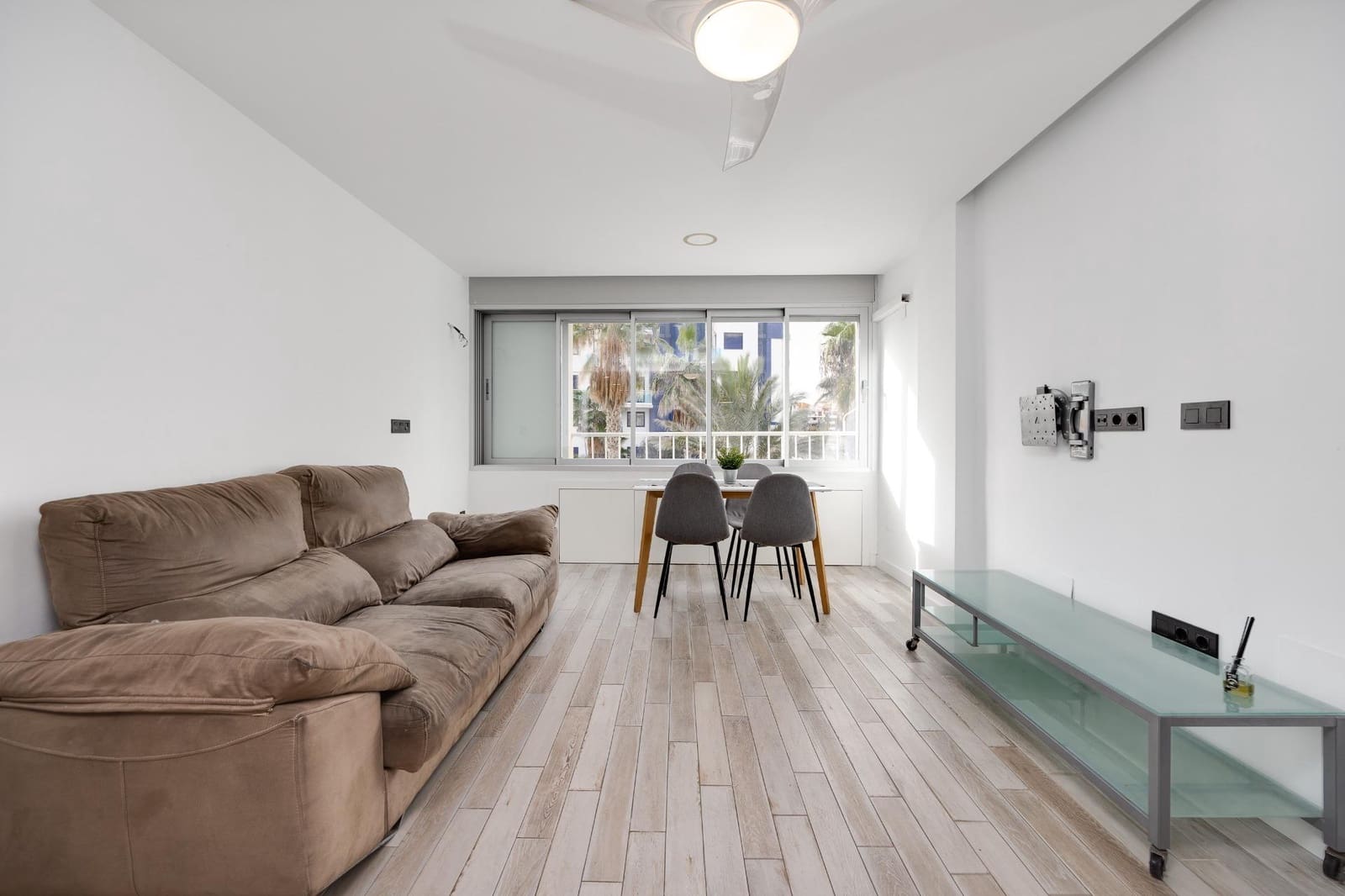 2 bedroom Apartment for sale in Punta Prima with pool garage - € 189,000 (Ref: 9390771)