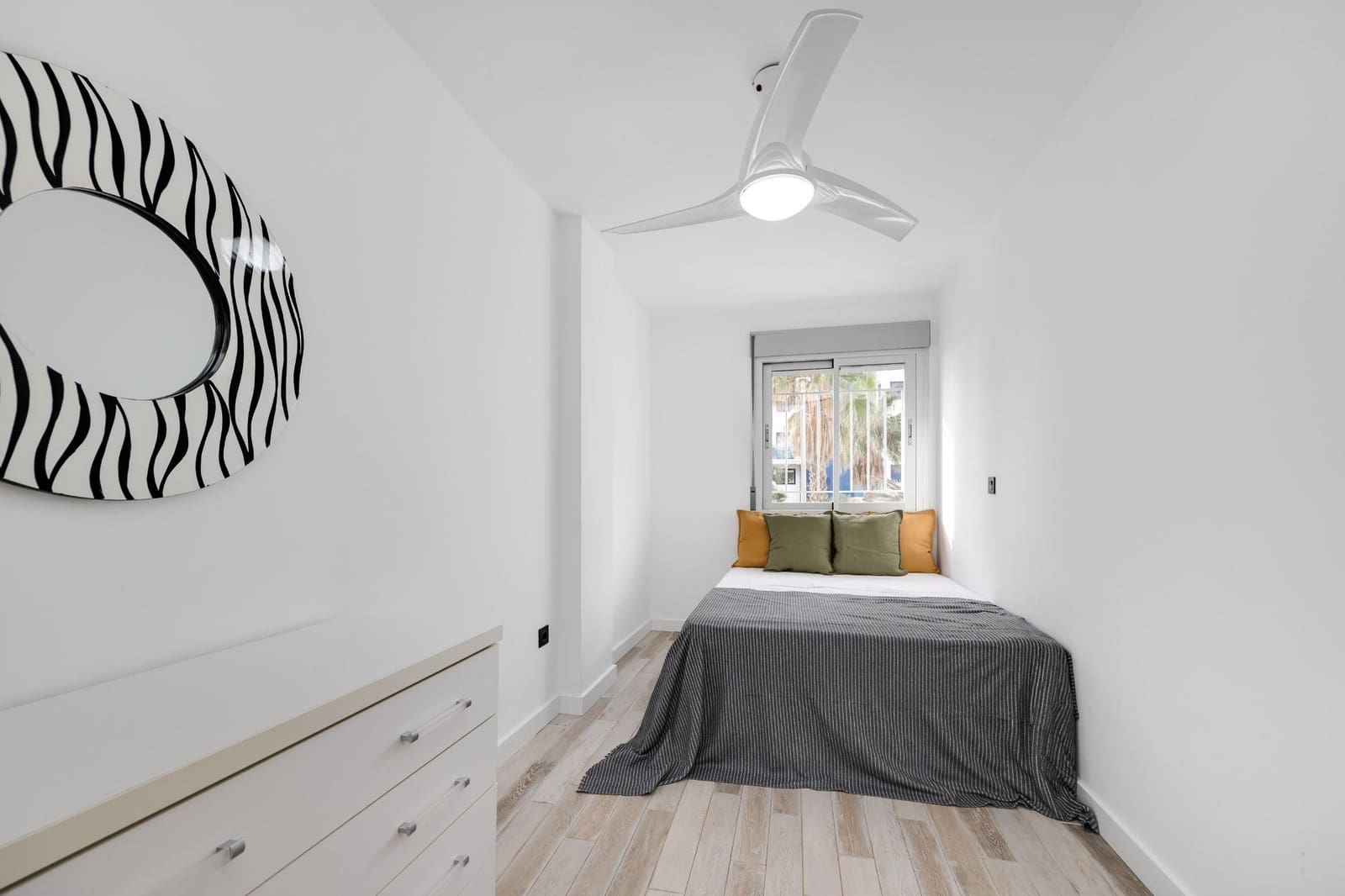 2 bedroom Apartment for sale in Punta Prima with pool garage - € 189,000 (Ref: 9390771)