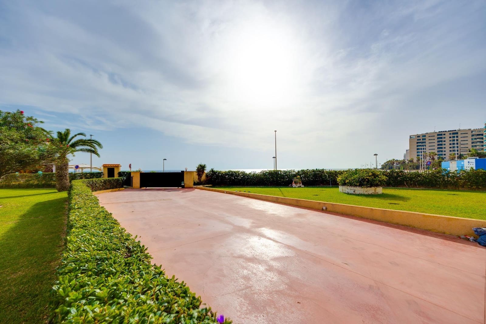 2 bedroom Apartment for sale in Punta Prima with pool garage - € 189,000 (Ref: 9390771)