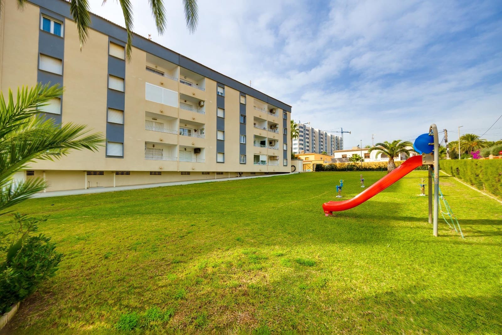 2 bedroom Apartment for sale in Punta Prima with pool garage - € 189,000 (Ref: 9390771)