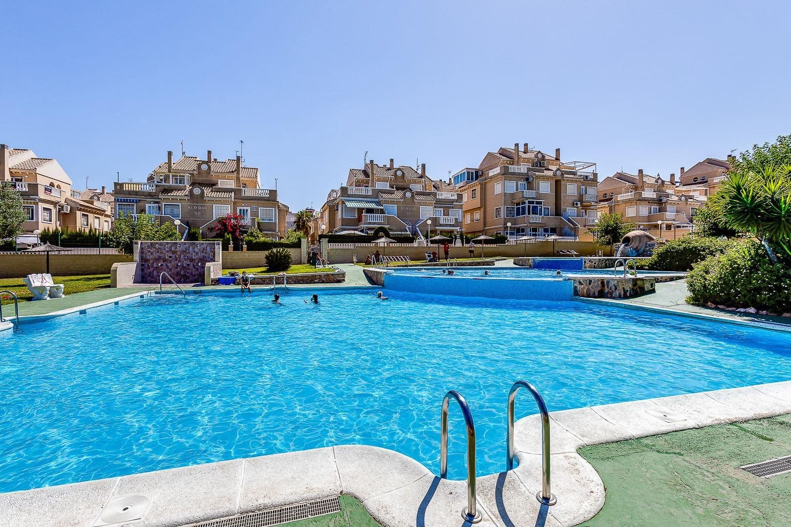 2 soverom Bungalow til salgs i Torrevieja med svømmebasseng - € 183 900 (Ref: 9422382)