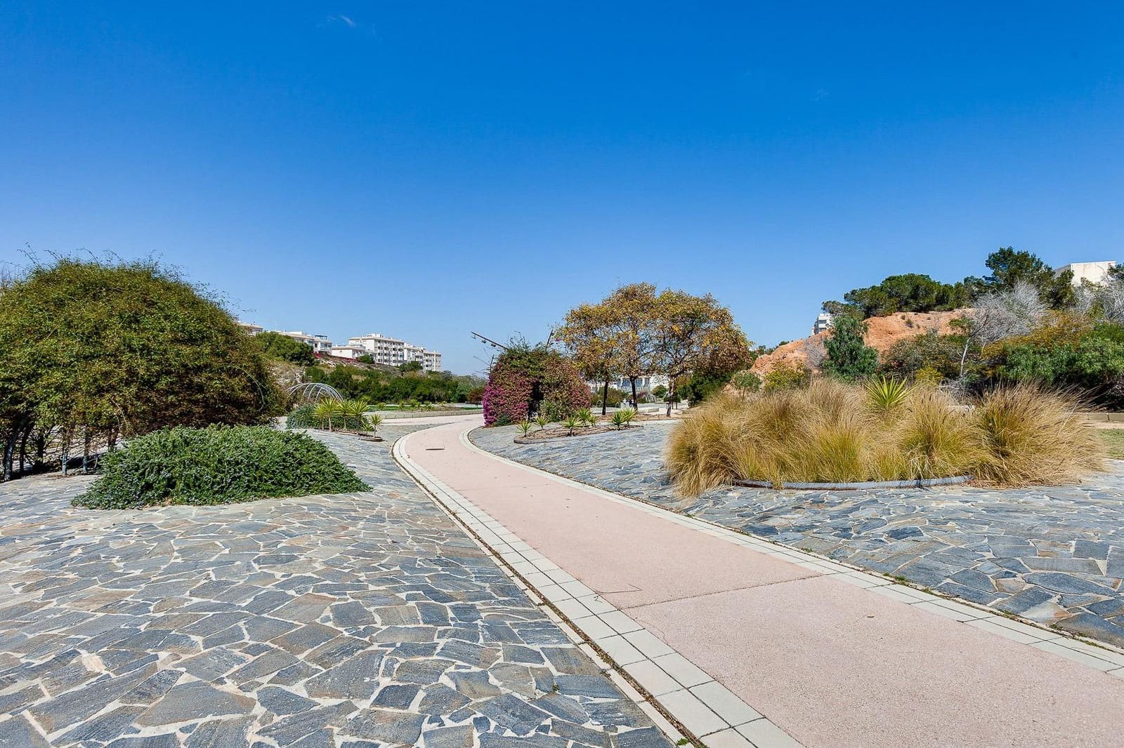 2 soverom Bungalow til salgs i Torrevieja med svømmebasseng - € 183 900 (Ref: 9422382)