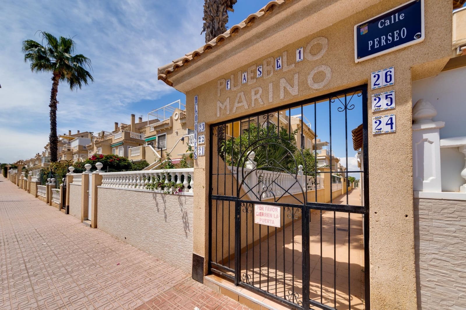 2 soverom Bungalow til salgs i Torrevieja med svømmebasseng - € 183 900 (Ref: 9422382)