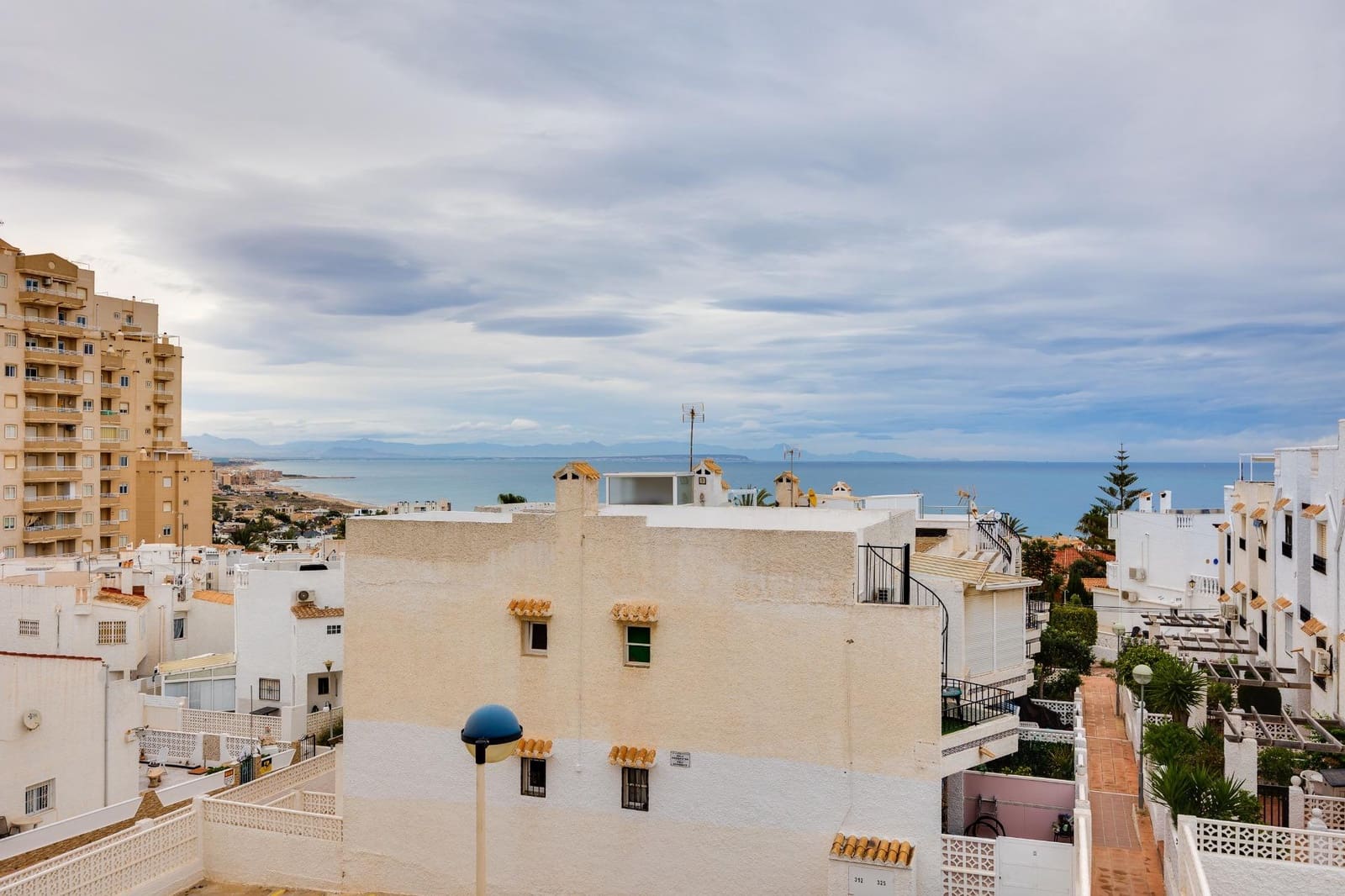 2 soveværelse Lejlighed til salg i La Mata med swimmingpool - € 149.900 (Ref: 9440074)