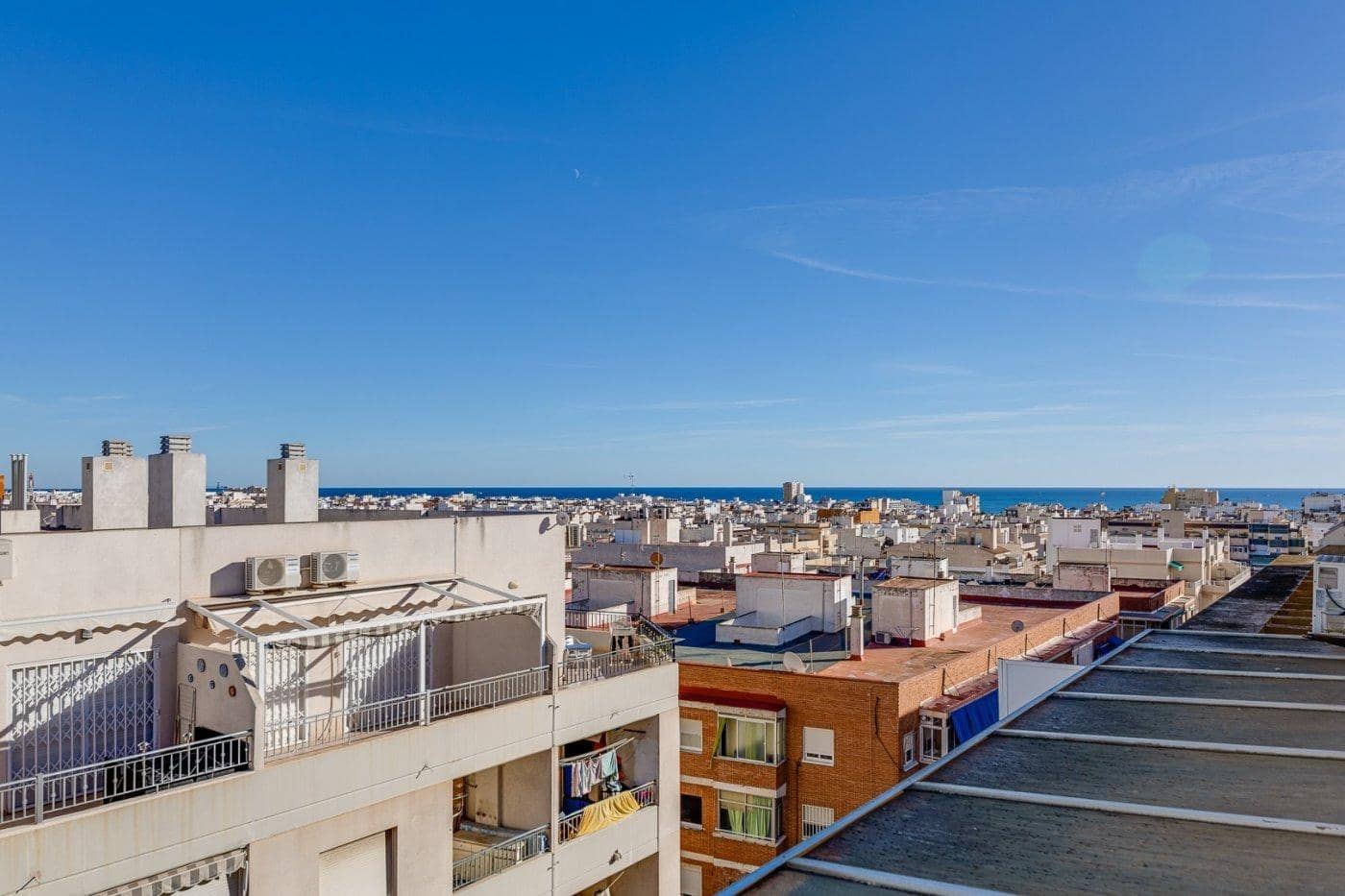 2 sypialnia Apartament na sprzedaż w Torrevieja z basenem - 117 000 € (Ref: 9449130)