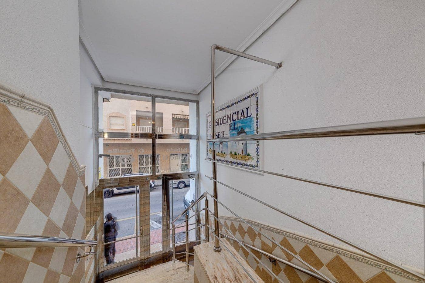 2 sypialnia Apartament na sprzedaż w Torrevieja z basenem - 117 000 € (Ref: 9449130)