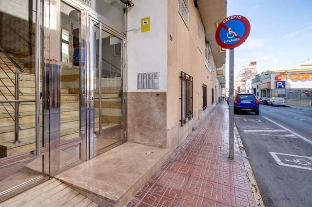 2 sypialnia Apartament na sprzedaż w Centro, Torrevieja z basenem - 117 000 € (Ref: 9449130)