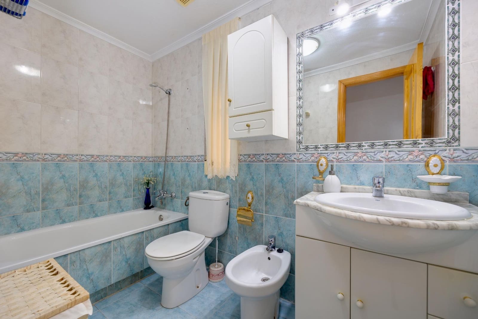 Apartamento de 2 habitaciones en Torrevieja en venta con piscina - 114.900 € (Ref: 9452088)