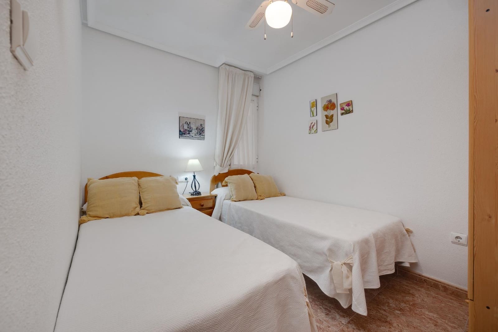 Apartamento de 2 habitaciones en Torrevieja en venta con piscina - 114.900 € (Ref: 9452088)