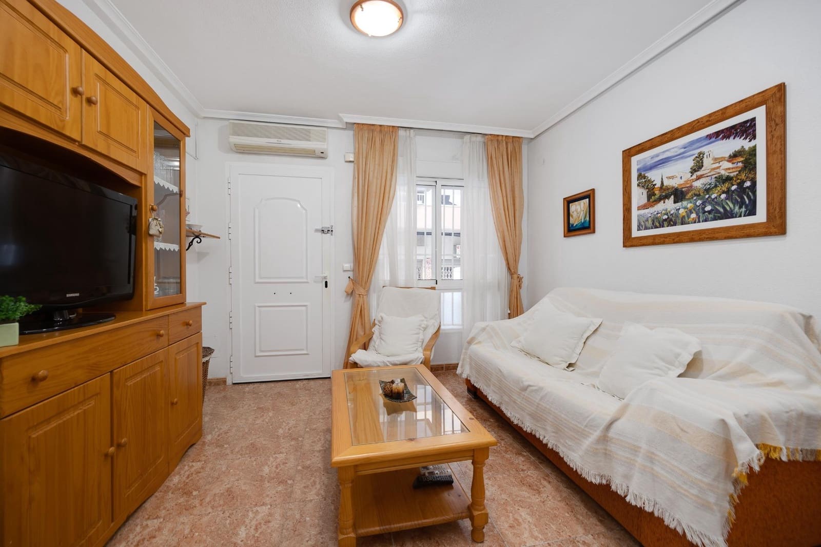 Apartamento de 2 habitaciones en Torrevieja en venta con piscina - 114.900 € (Ref: 9452088)