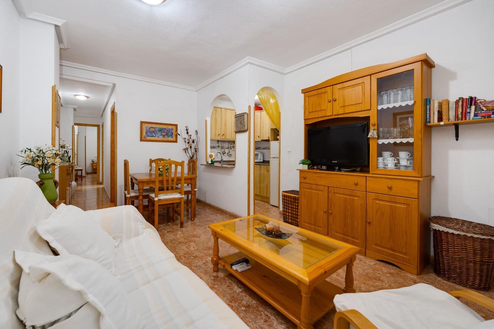 Apartamento de 2 habitaciones en Torrevieja en venta con piscina - 114.900 € (Ref: 9452088)