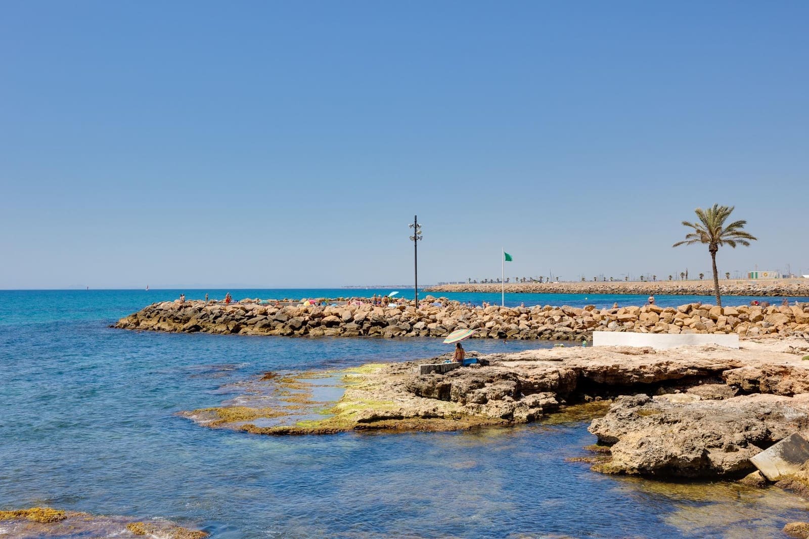 Apartamento de 2 habitaciones en Torrevieja en venta con piscina - 114.900 € (Ref: 9452088)