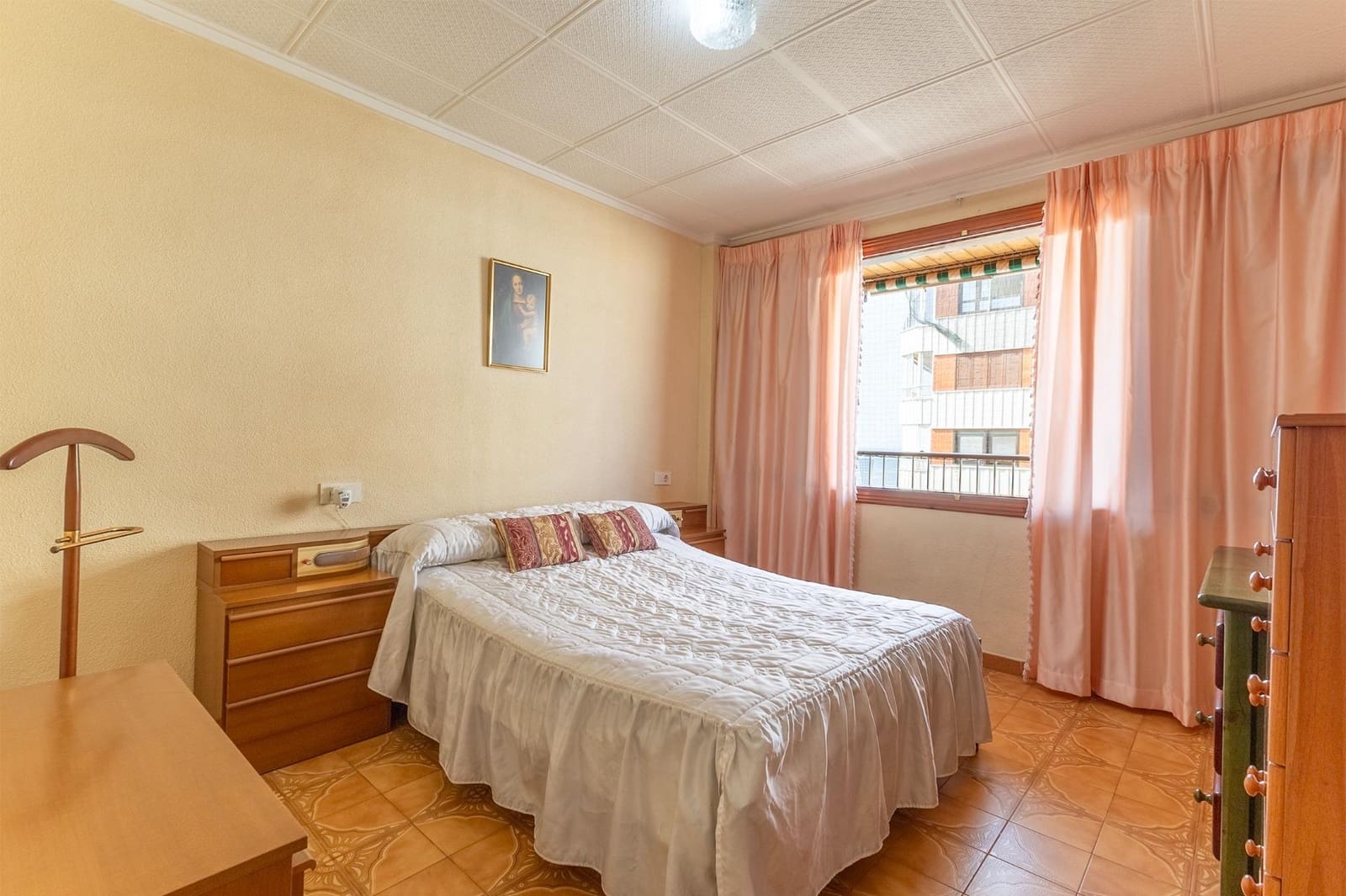 3 bedroom Flat for sale in Torrevieja with garage - € 280,000 (Ref: 9485270)