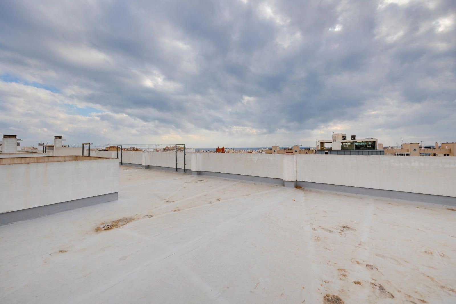 Apartamento de 3 habitaciones en Torrevieja en venta con piscina garaje - 159.969 € (Ref: 9494586)