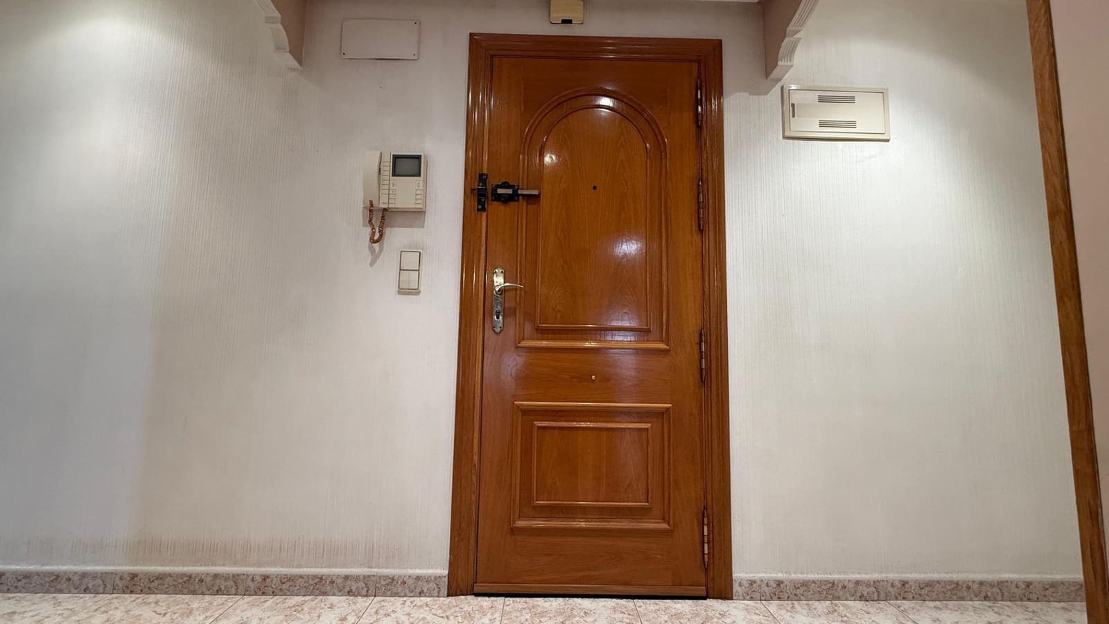 4 bedroom Flat for sale in Torrevieja - € 230,000 (Ref: 9494587)