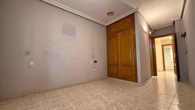 4 bedroom Flat for sale in Centro - Muelle Pesquero, Torrevieja - € 230,000 (Ref: 9494587)