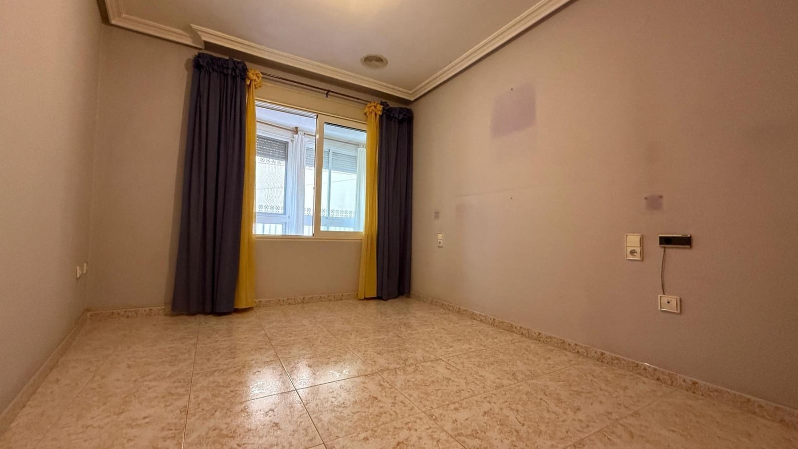 4 bedroom Flat for sale in Torrevieja - € 230,000 (Ref: 9494587)