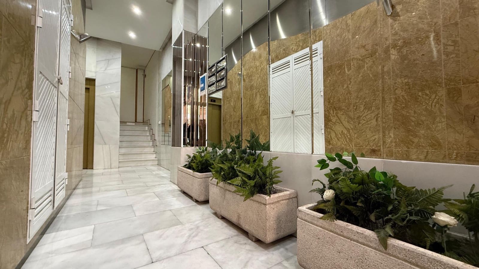 4 bedroom Flat for sale in Torrevieja - € 230,000 (Ref: 9494587)