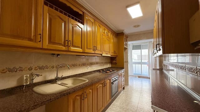 4 bedroom Flat for sale in Centro - Muelle Pesquero, Torrevieja - € 230,000 (Ref: 9494587)