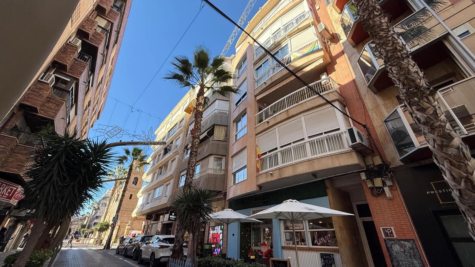 4 bedroom Flat for sale in Torrevieja - € 230,000 (Ref: 9494587)