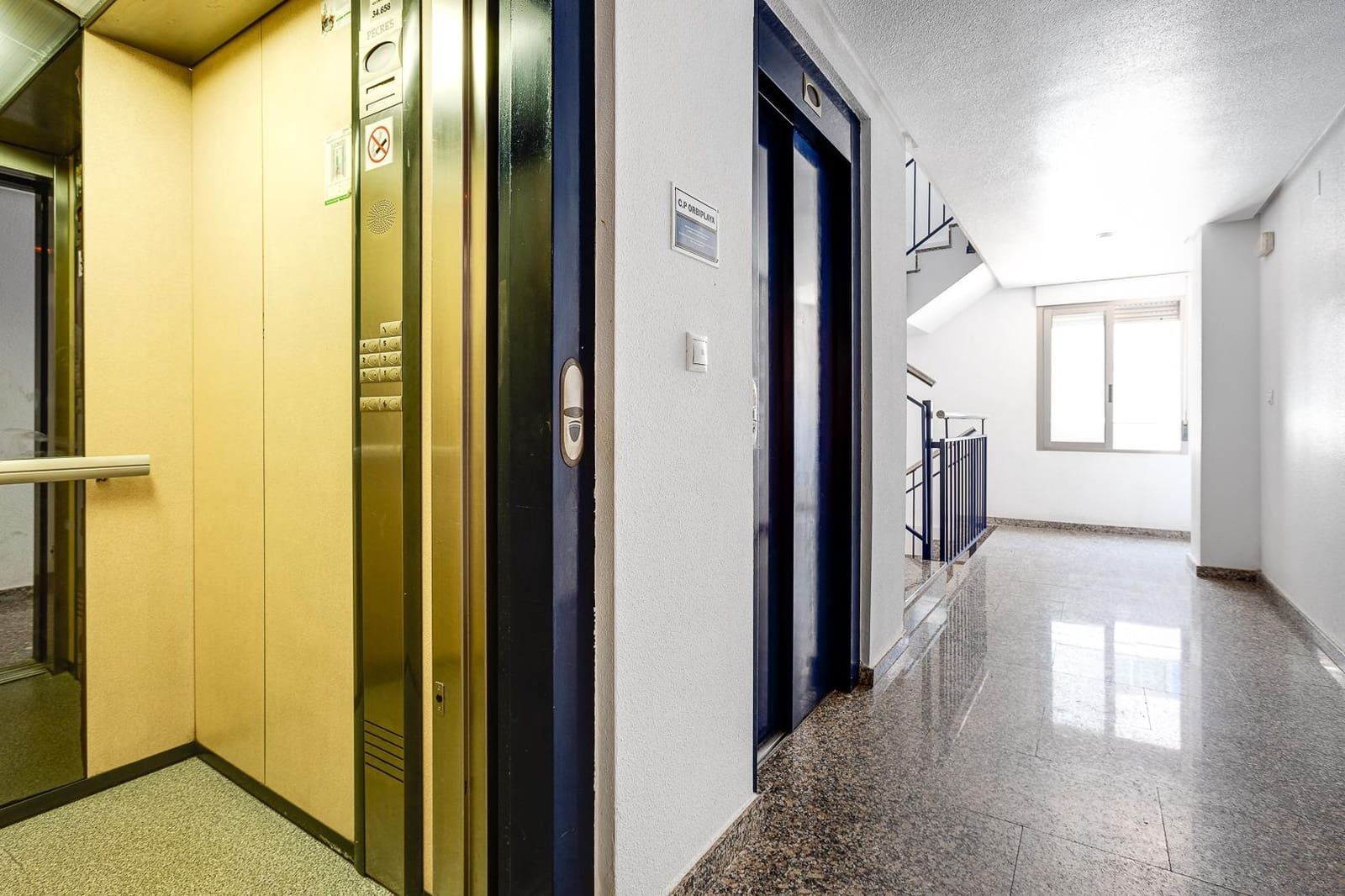 Studio for sale in Torrevieja with pool - € 123,900 (Ref: 9494591)