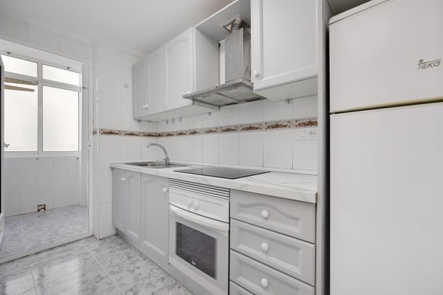 2 makuuhuone Huoneisto myytävänä paikassa Playa del Cura, Torrevieja mukana uima-altaan - 148 470 € (Ref: 9497683)