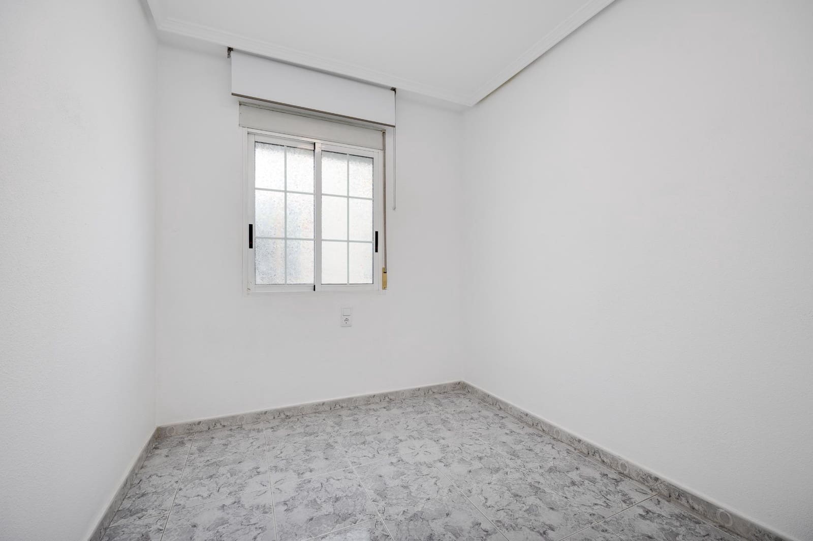 2 makuuhuone Huoneisto myytävänä paikassa Torrevieja mukana uima-altaan - 148 470 € (Ref: 9497683)