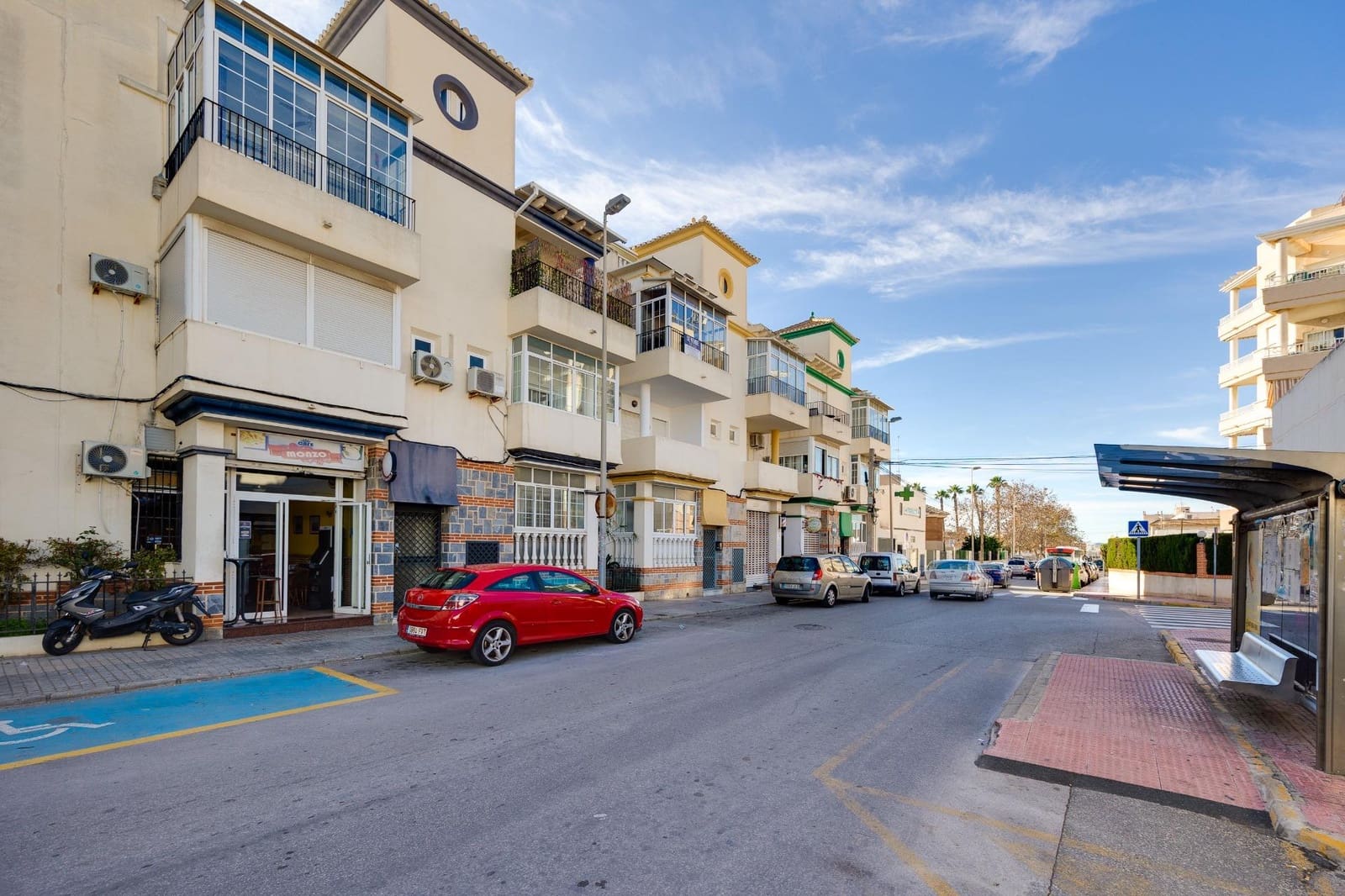 2 makuuhuone Huoneisto myytävänä paikassa Torrevieja mukana uima-altaan - 148 470 € (Ref: 9497683)