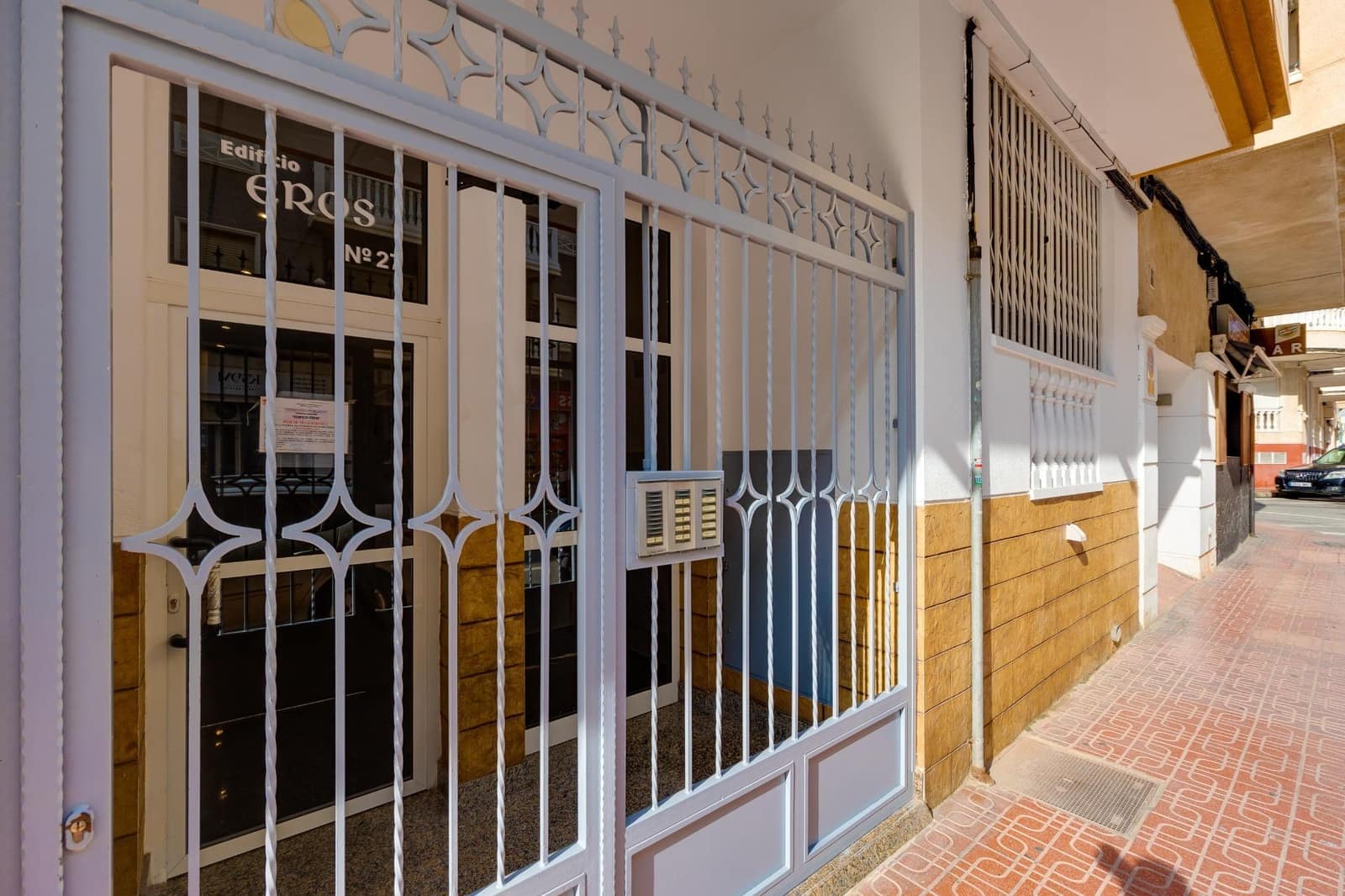 2 bedroom Penthouse for sale in Torrevieja - € 149,900 (Ref: 9516072)