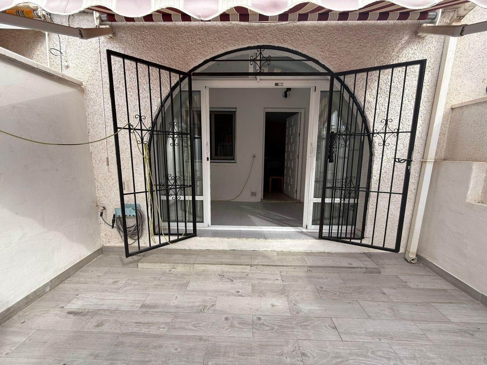1 bedroom Terraced Villa for sale in Torrevieja - € 94,900 (Ref: 9518870)