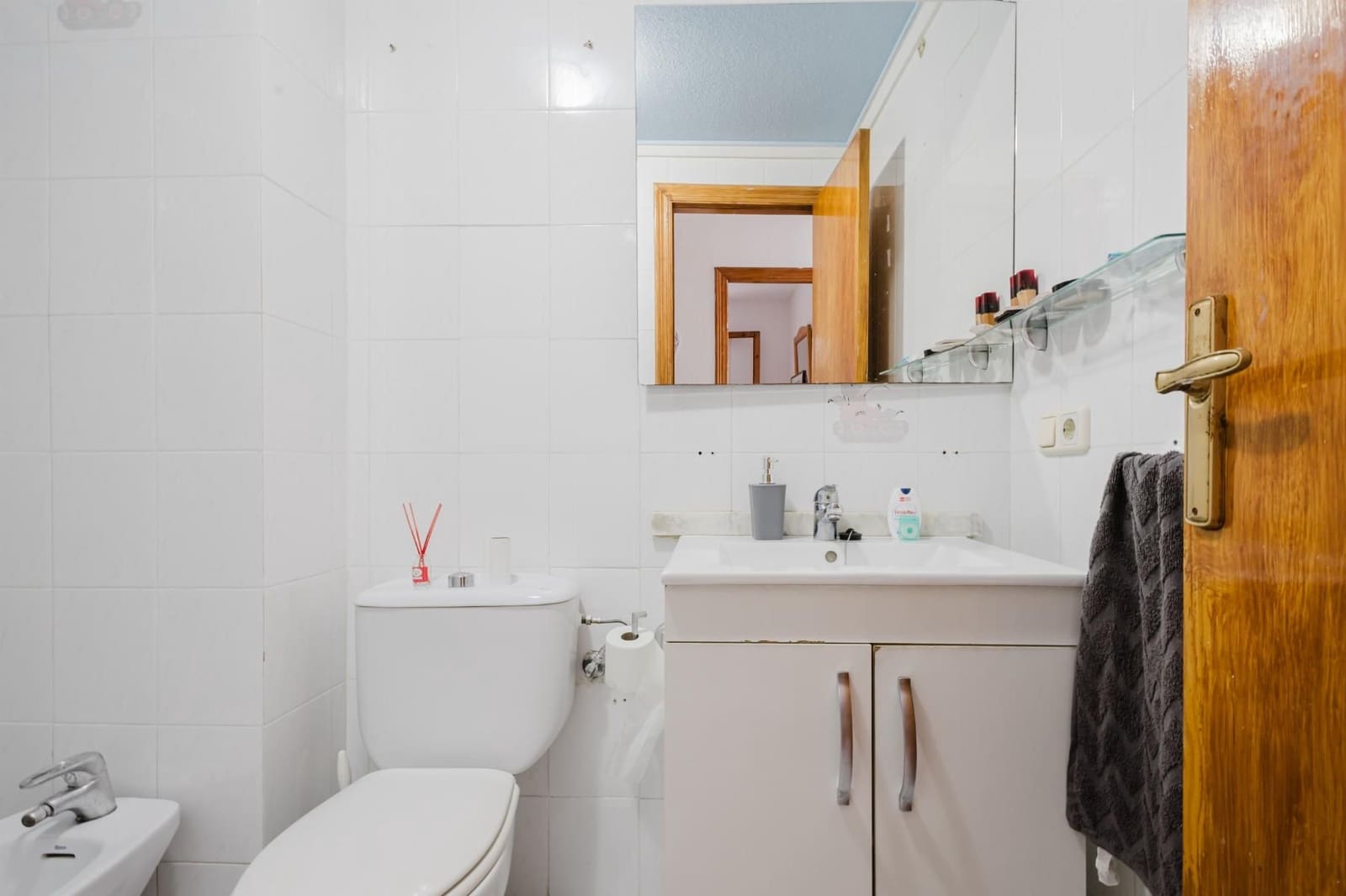 2 bedroom Apartment for sale in Torrevieja - € 129,500 (Ref: 9527655)