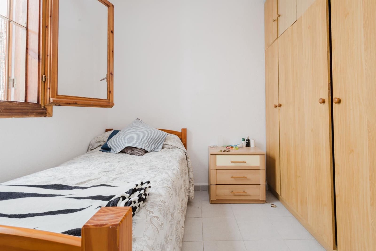 2 bedroom Apartment for sale in Torrevieja - € 129,500 (Ref: 9527655)