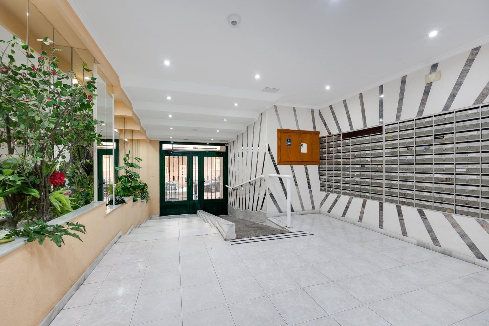 Yksiö myytävänä paikassa Torrevieja - 77 995 € (Ref: 9530479)