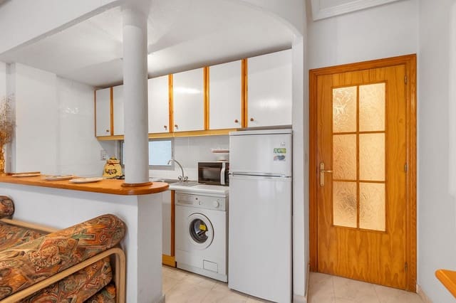 1 makuuhuone Huoneisto myytävänä paikassa Avenida Habaneras - Curva de Palangre, Torrevieja - 122 000 € (Ref: 9536774)