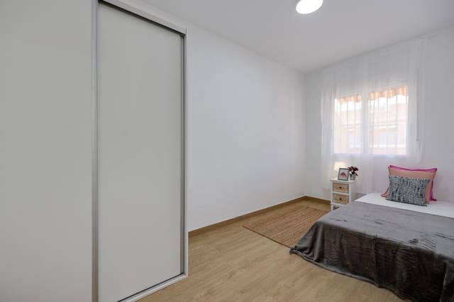 2 soveværelse Penthouse til salg i Parque de las Naciones, Torrevieja med swimmingpool garage - € 134.900 (Ref: 9551441)