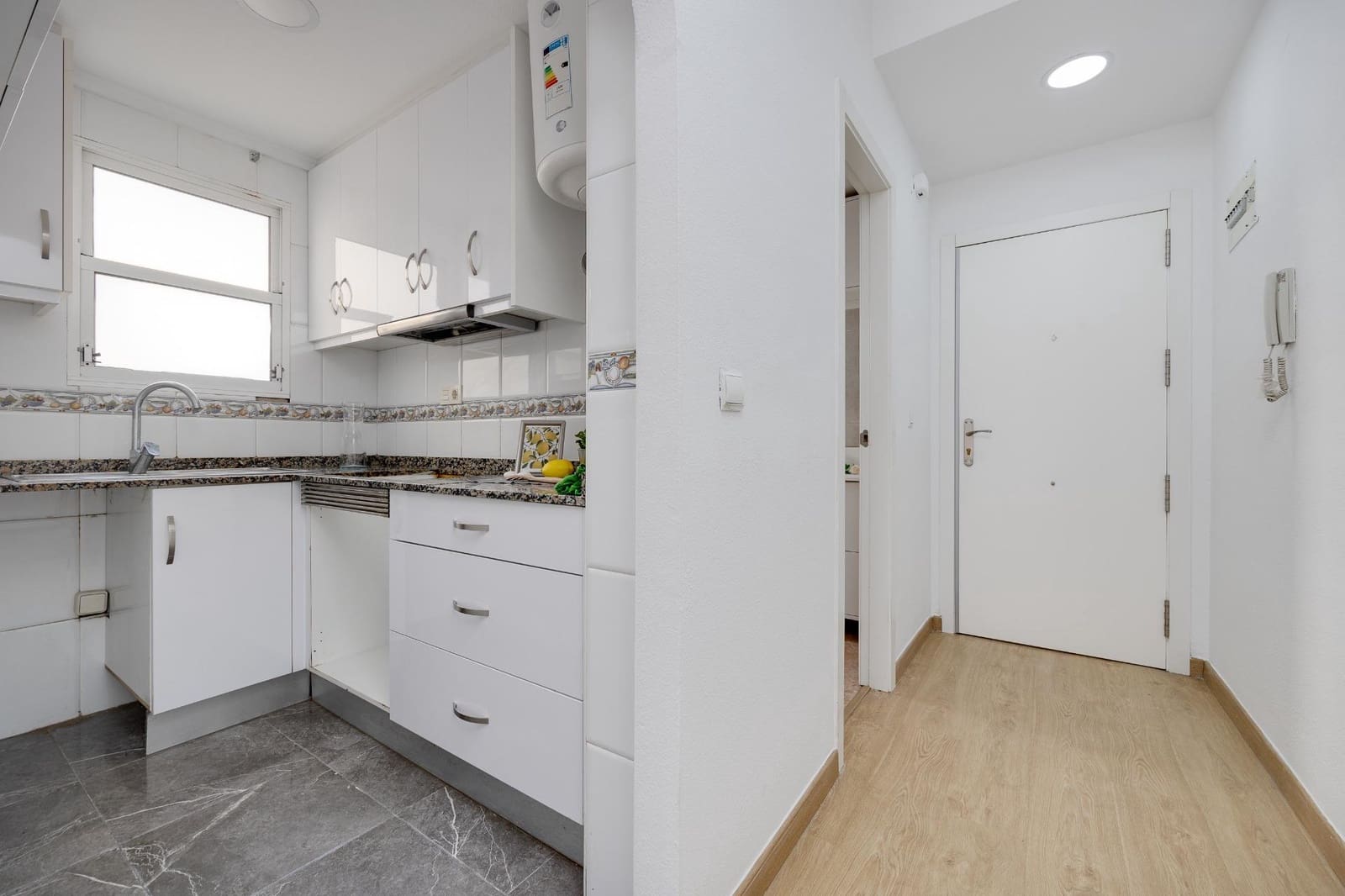 2 soveværelse Penthouse til salg i Torrevieja med swimmingpool garage - € 134.900 (Ref: 9551441)