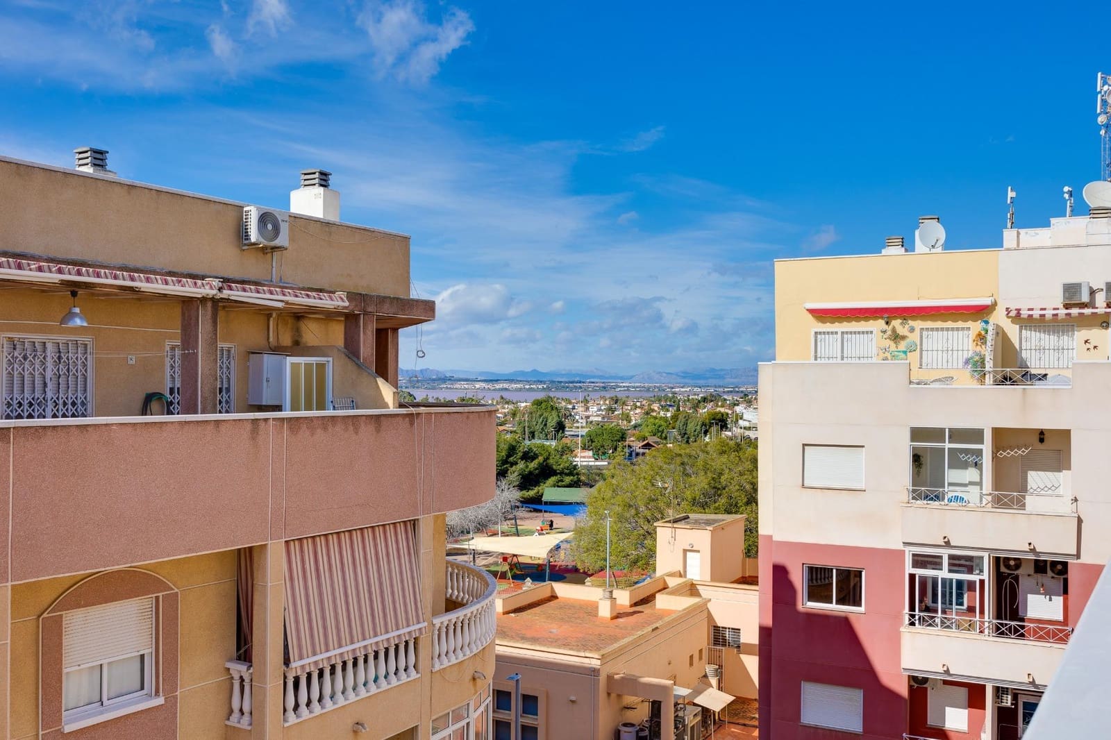 2 soveværelse Penthouse til salg i Torrevieja med swimmingpool garage - € 134.900 (Ref: 9551441)