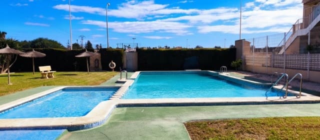 2 sypialnia Bungalow na sprzedaż w Paraje Natural, Torrevieja z basenem - 129 990 € (Ref: 9555797)