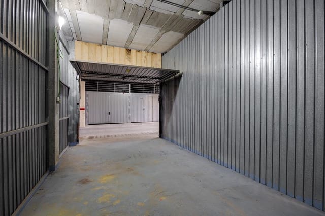 Garage till salu i Aguas Nuevas, Torrevieja - 17 000 € (Ref: 9568597)