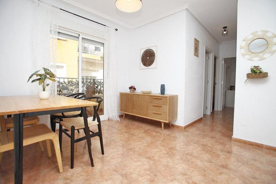 Apartamento de 2 habitaciones en Torrevieja en venta - 145.000 € (Ref: 9574584)