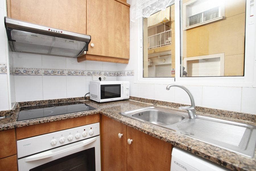 Apartamento de 2 habitaciones en Torrevieja en venta - 145.000 € (Ref: 9574584)