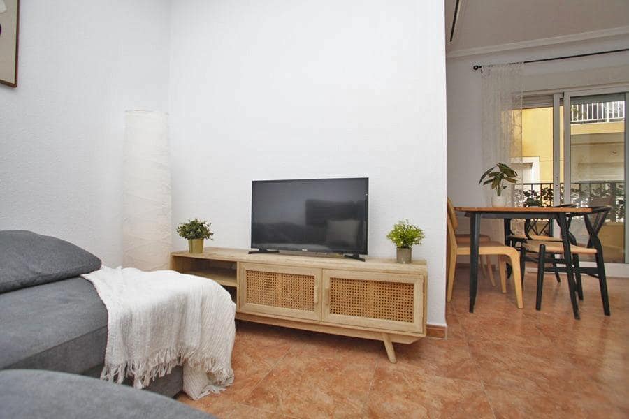 Apartamento de 2 habitaciones en Torrevieja en venta - 145.000 € (Ref: 9574584)