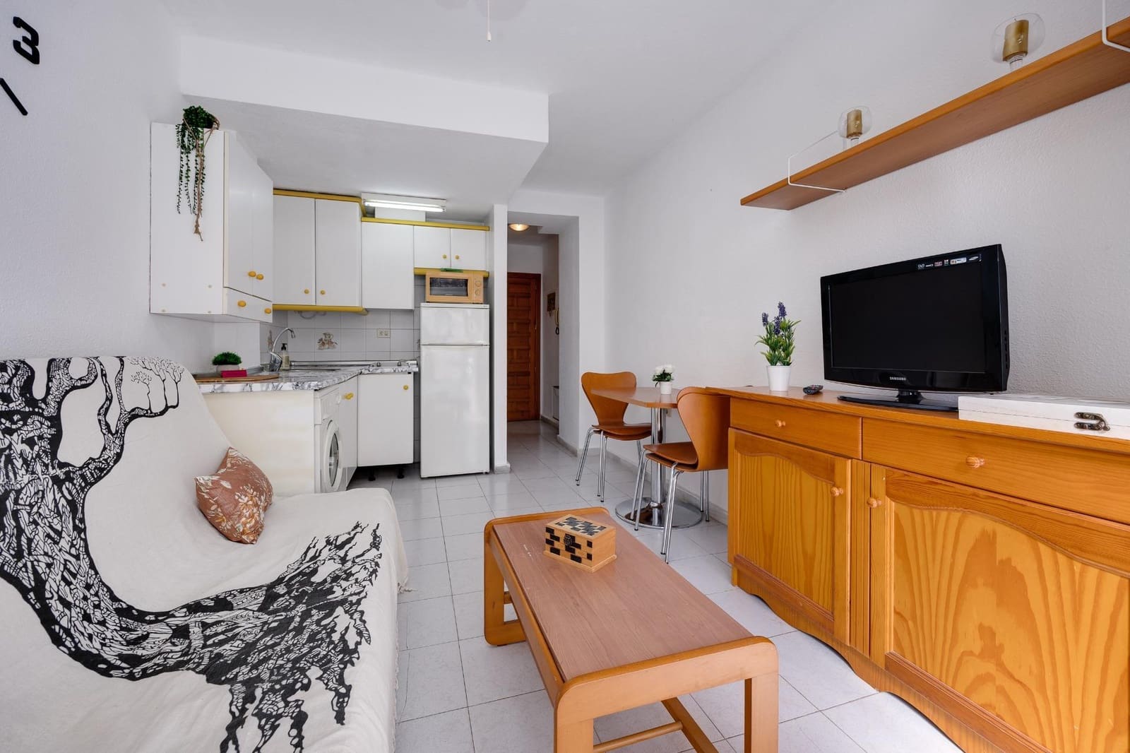 Studio till salu i Torrevieja - 74 900 € (Ref: 9619191)