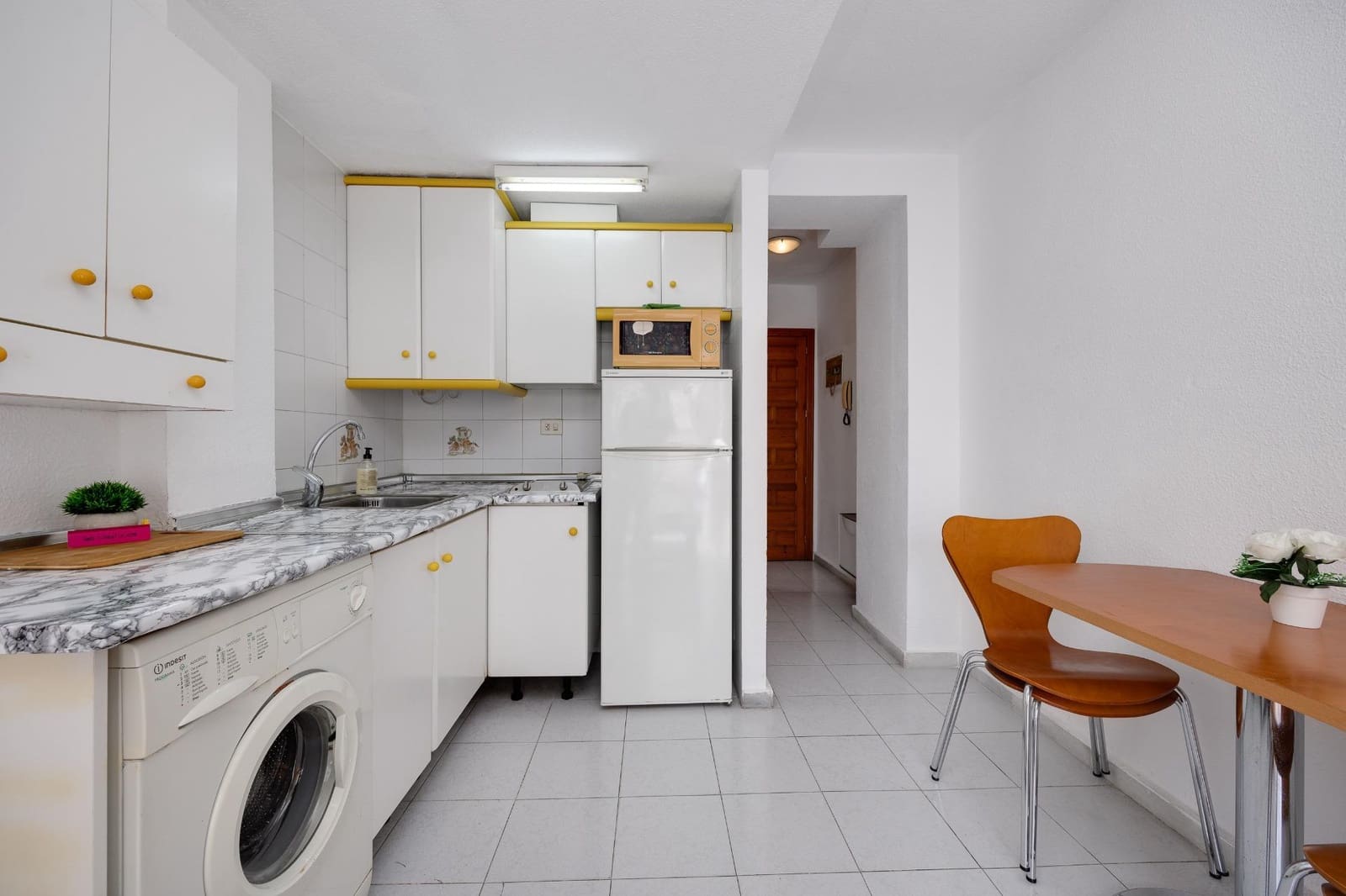 Studio till salu i Torrevieja - 74 900 € (Ref: 9619191)