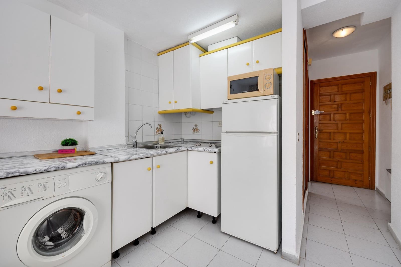 Studio till salu i Torrevieja - 74 900 € (Ref: 9619191)