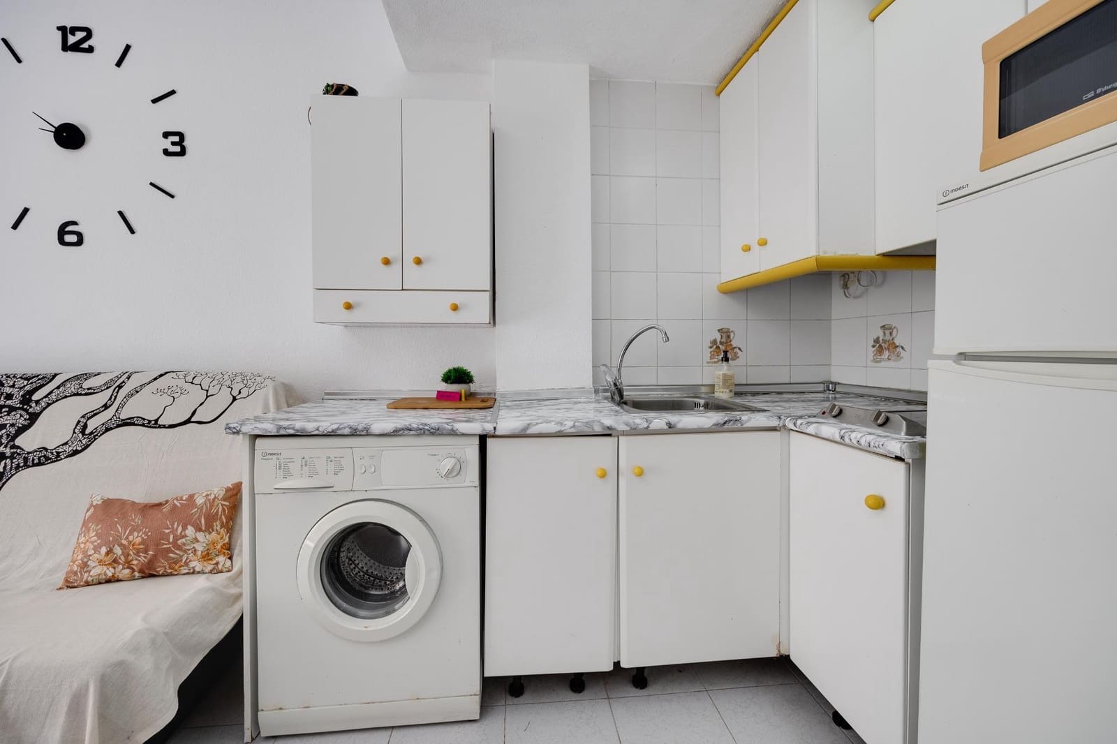 Studio till salu i Torrevieja - 74 900 € (Ref: 9619191)