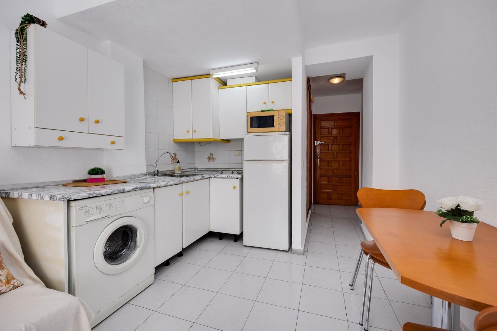 Studio till salu i Torrevieja - 74 900 € (Ref: 9619191)
