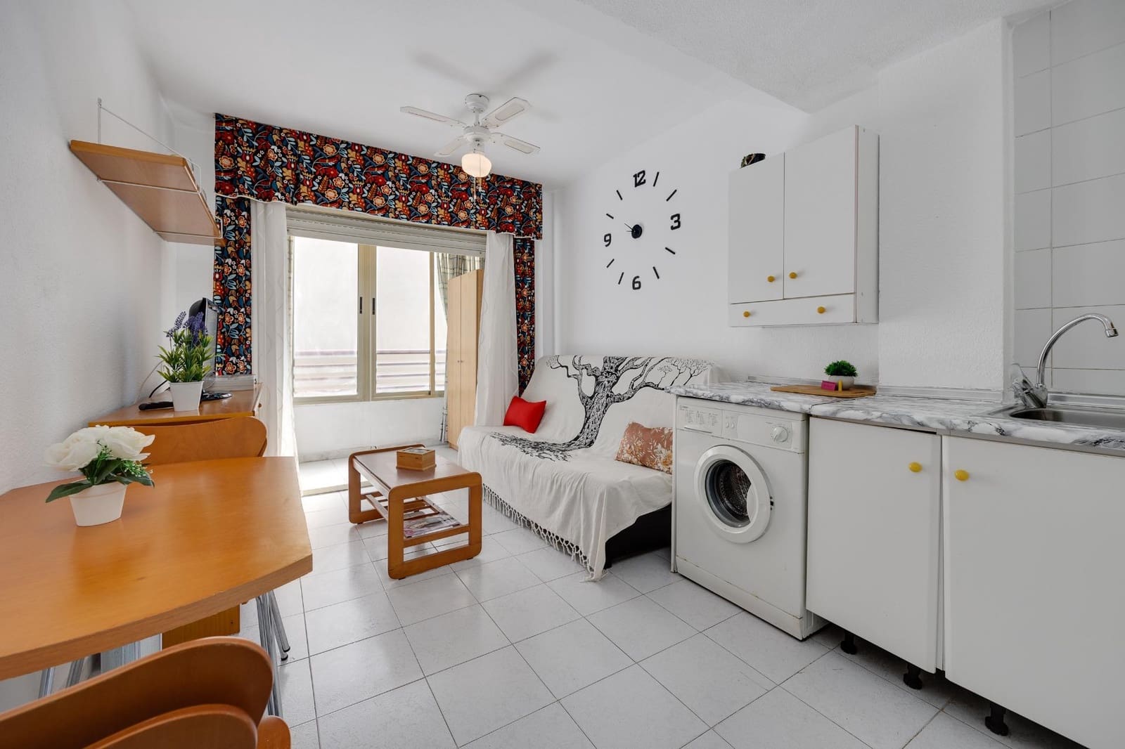 Studio till salu i Torrevieja - 74 900 € (Ref: 9619191)